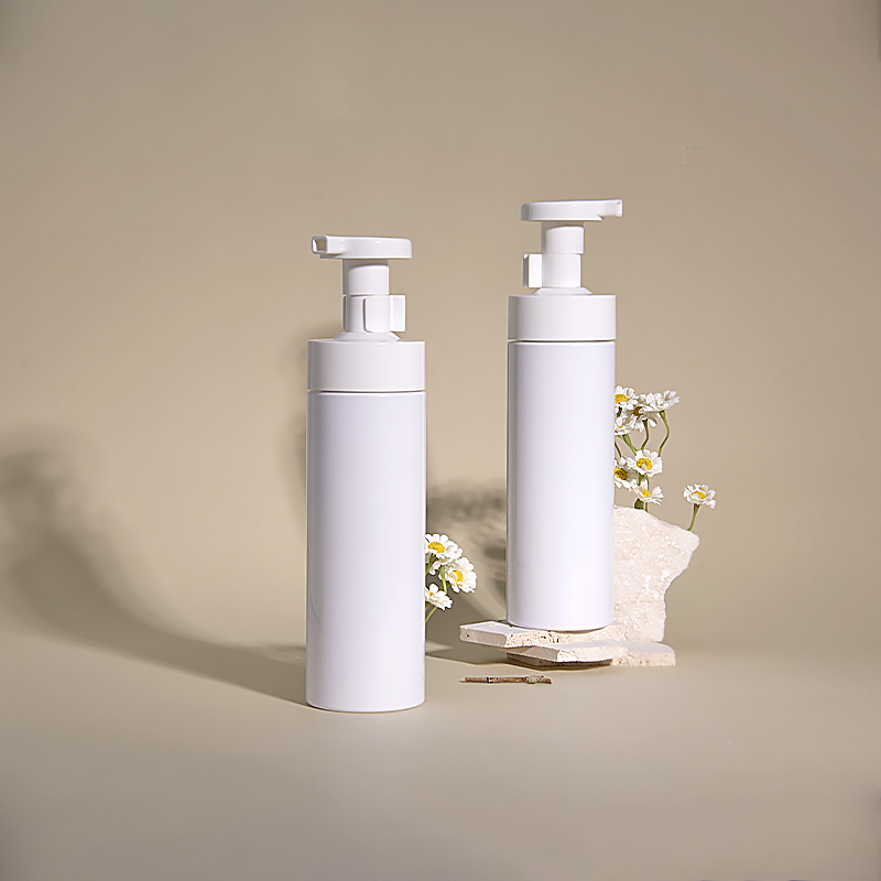 Custom design cosmetic PET bottle